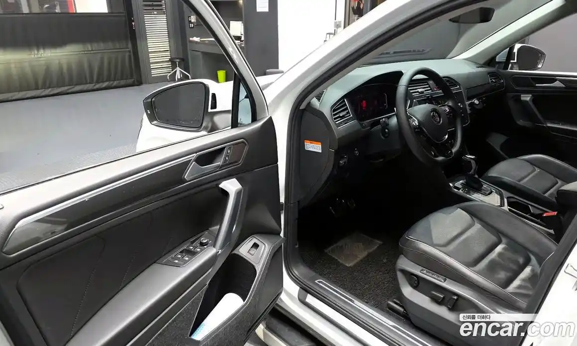 Volkswagen Tiguan 2020 2.0 Автомат в Москве № 301202, фото 15