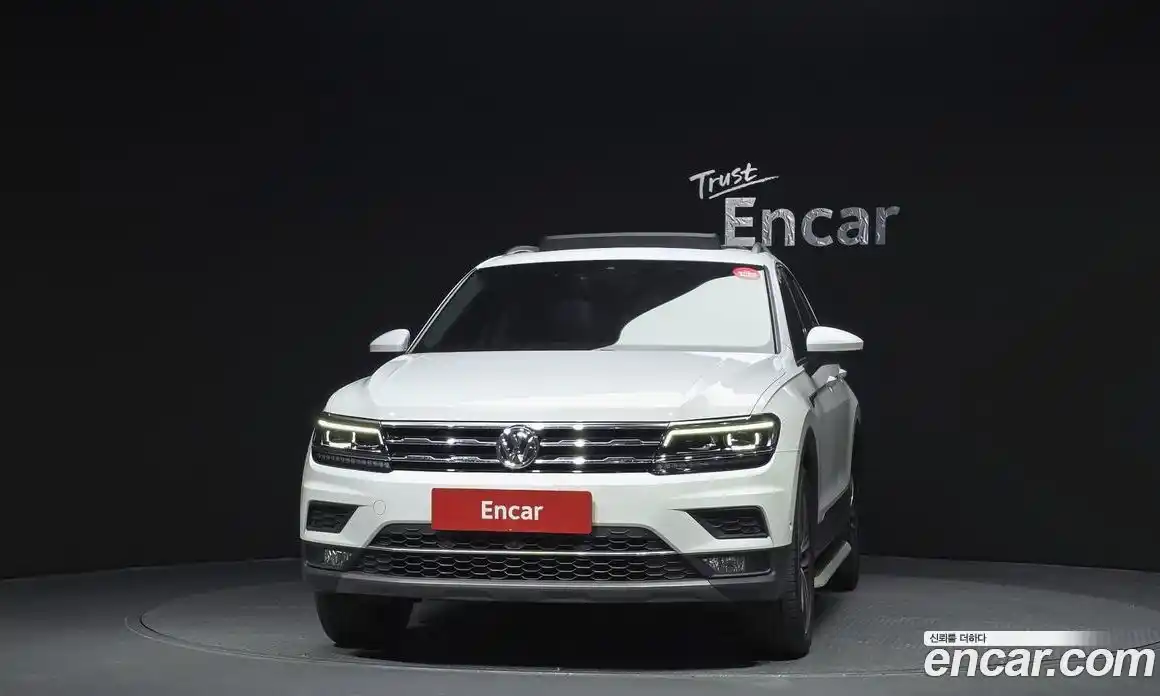 Volkswagen Tiguan 2020 2.0 Автомат в Москве № 301202, фото 3