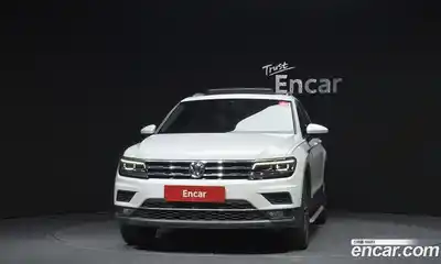 Volkswagen Tiguan 2020 2.0 Автомат в Москве № 301202, миниатюра 3