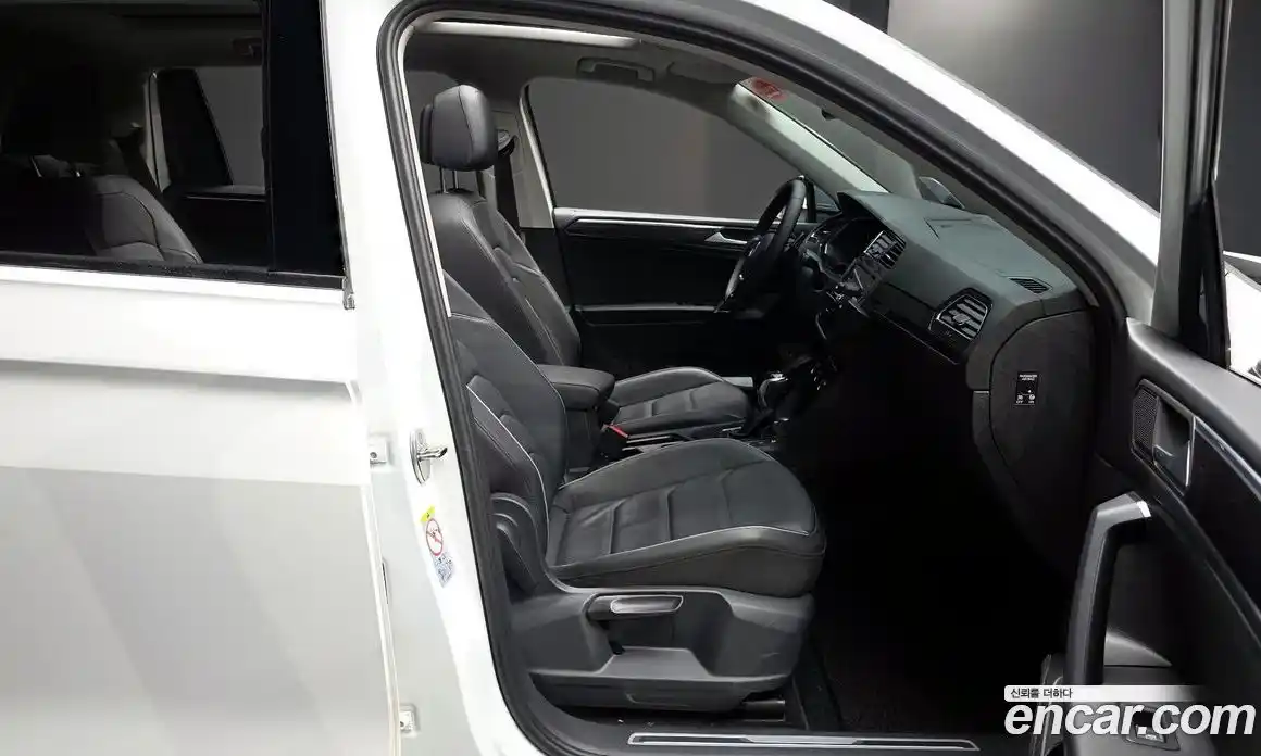 Volkswagen Tiguan 2020 2.0 Автомат в Москве № 301202, фото 6