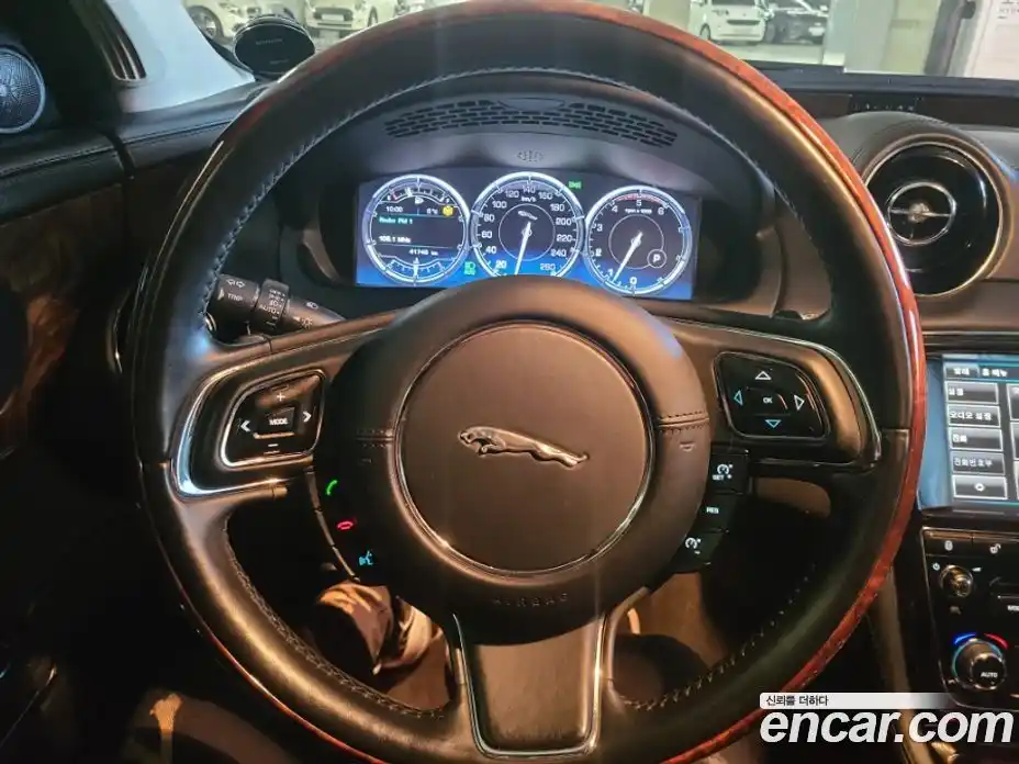 Jaguar XJ 2013 3.0 Автомат в Москве № 305146, фото 14