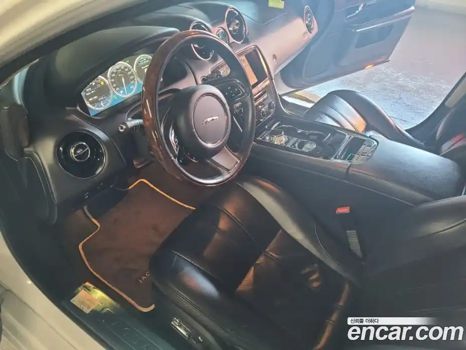 Jaguar XJ 2013 3.0 Автомат в Москве № 305146, фото 16