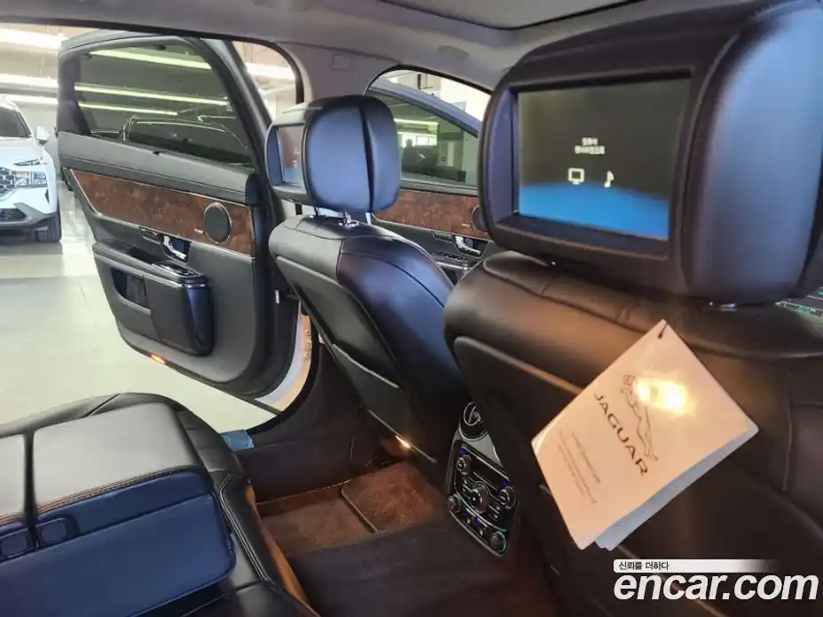 Jaguar XJ 2013 3.0 Автомат в Москве № 305146, фото 19