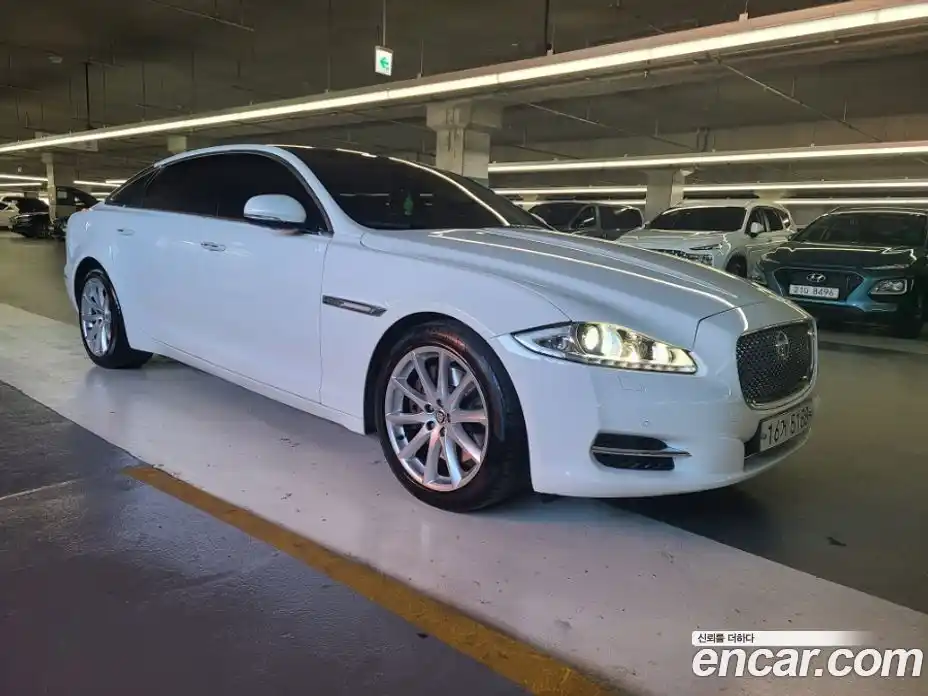 Jaguar XJ 2013 3.0 Автомат в Москве № 305146, фото 3