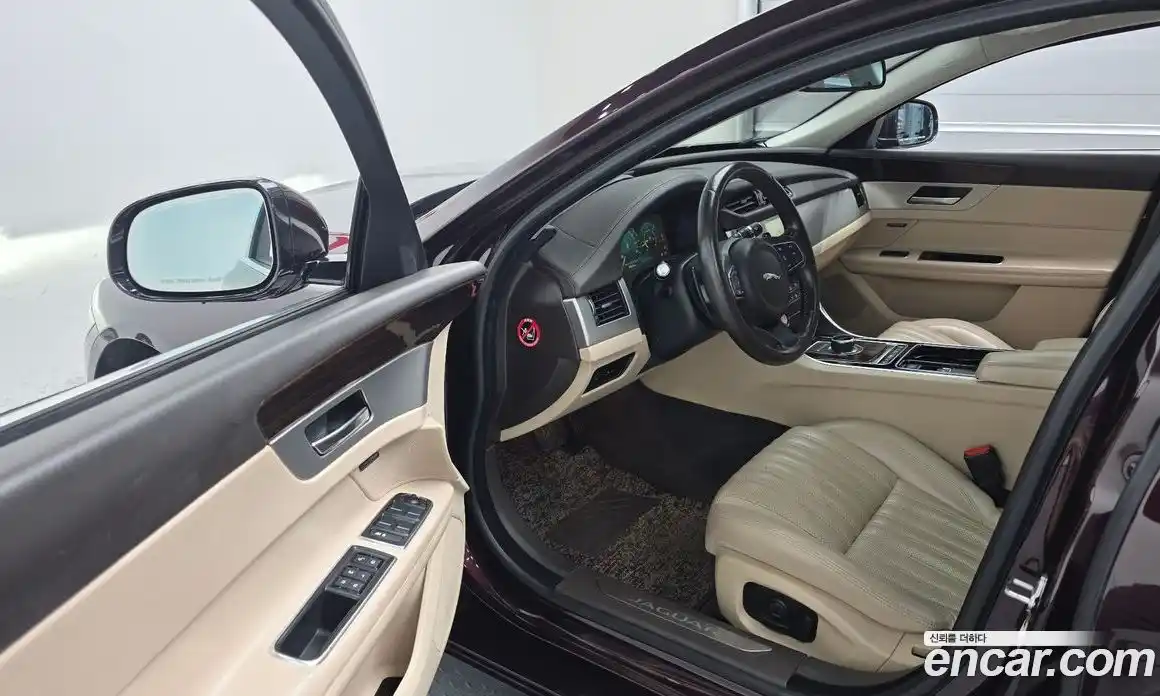 Jaguar XF 2017 2.0 Автомат в Москве № 335818, фото 11