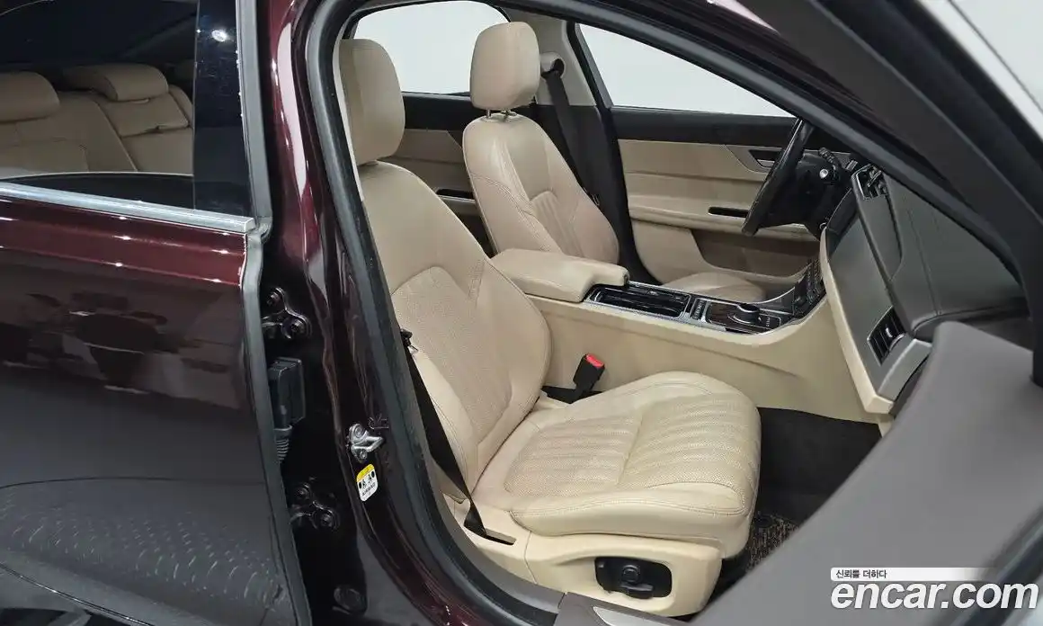 Jaguar XF 2017 2.0 Автомат в Москве № 335818, фото 10