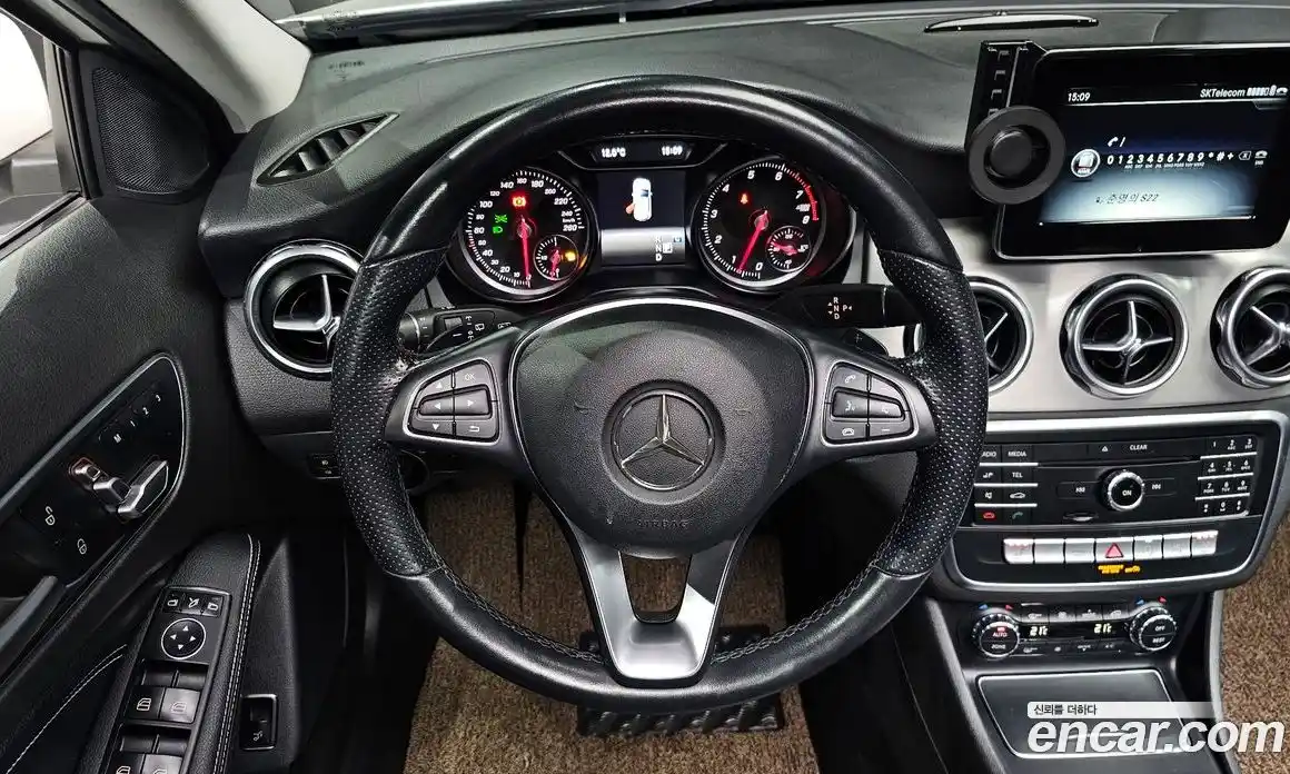 Mercedes-Benz GLA-Class 2019 2.0 Автомат в Москве № 342522, фото 12