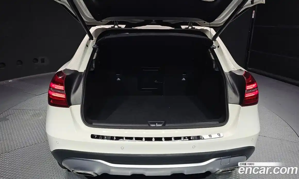 Mercedes-Benz GLA-Class 2019 2.0 Автомат в Москве № 342522, фото 17