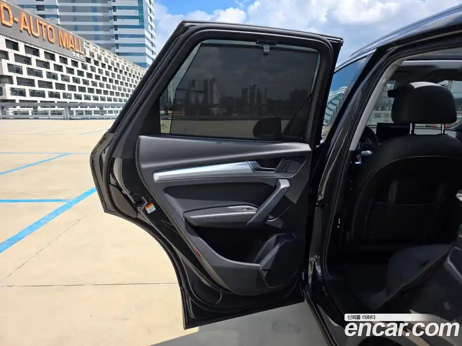 Audi Q5 2022 2.0 Автомат в Москве № 373436, фото 18