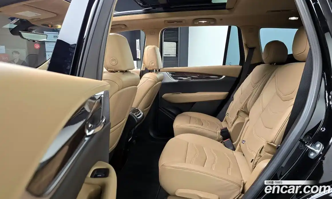 Cadillac XT6 2024 3.6 Автомат в Москве № 386993, фото 13