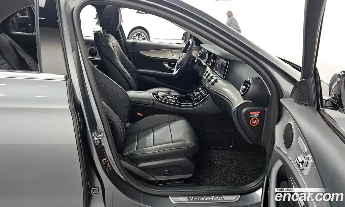 Mercedes-Benz E-Class 2018 2.0 Автомат в Москве № 390738, фото 11