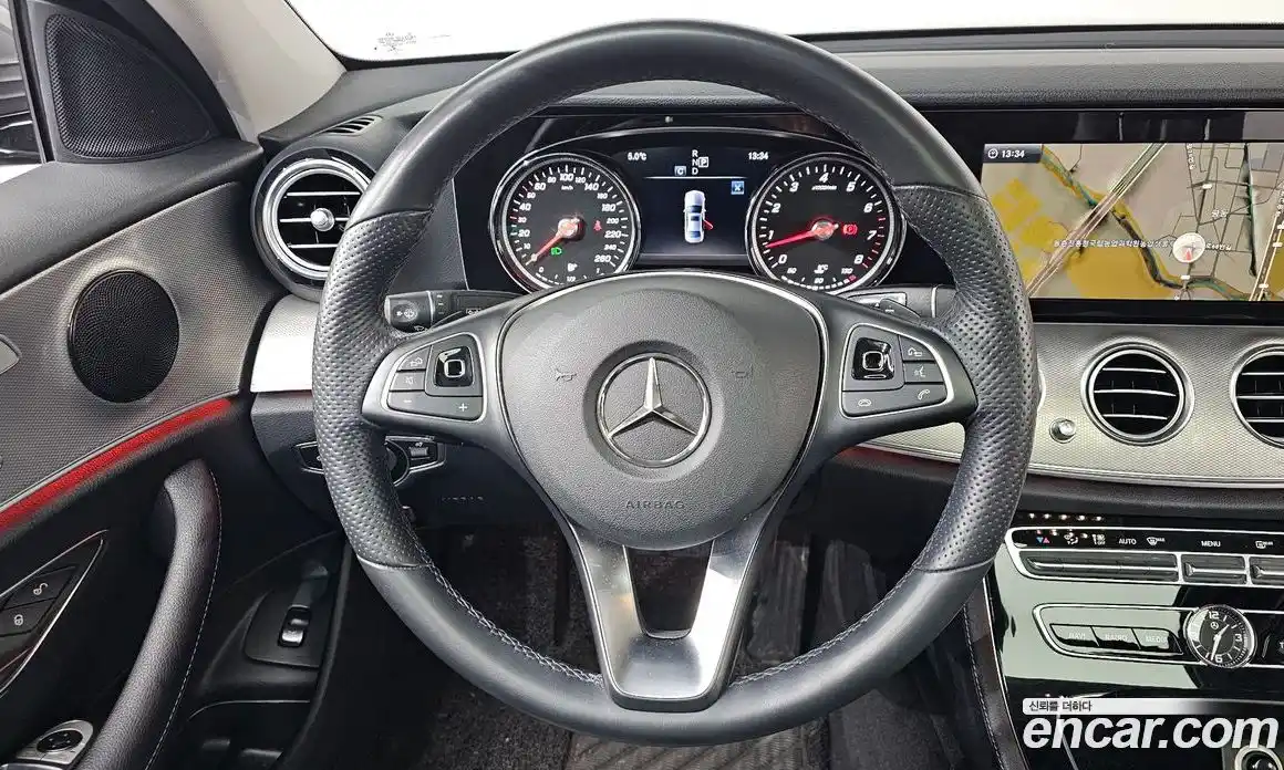 Mercedes-Benz E-Class 2018 2.0 Автомат в Москве № 390738, фото 13