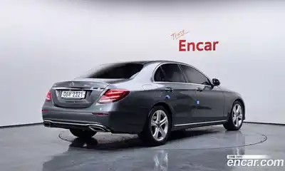 Mercedes-Benz E-Class 2018 2.0 Автомат в Москве № 390738, миниатюра 2