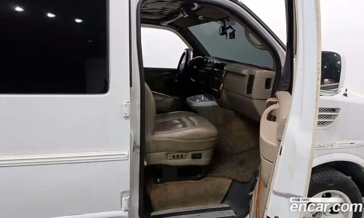 Chevrolet Express Van 2007 5.3 Автомат в Москве № 418129, фото 11