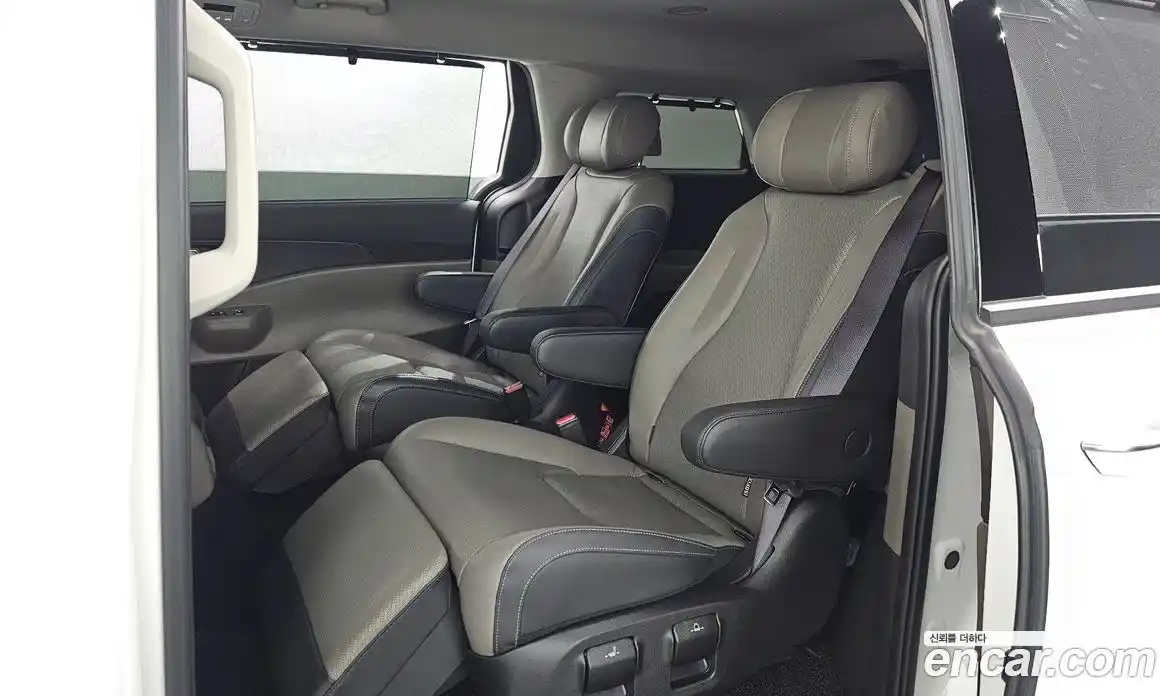 Kia Canival 2024 1.6 Автомат в Москве № 9861, фото 7