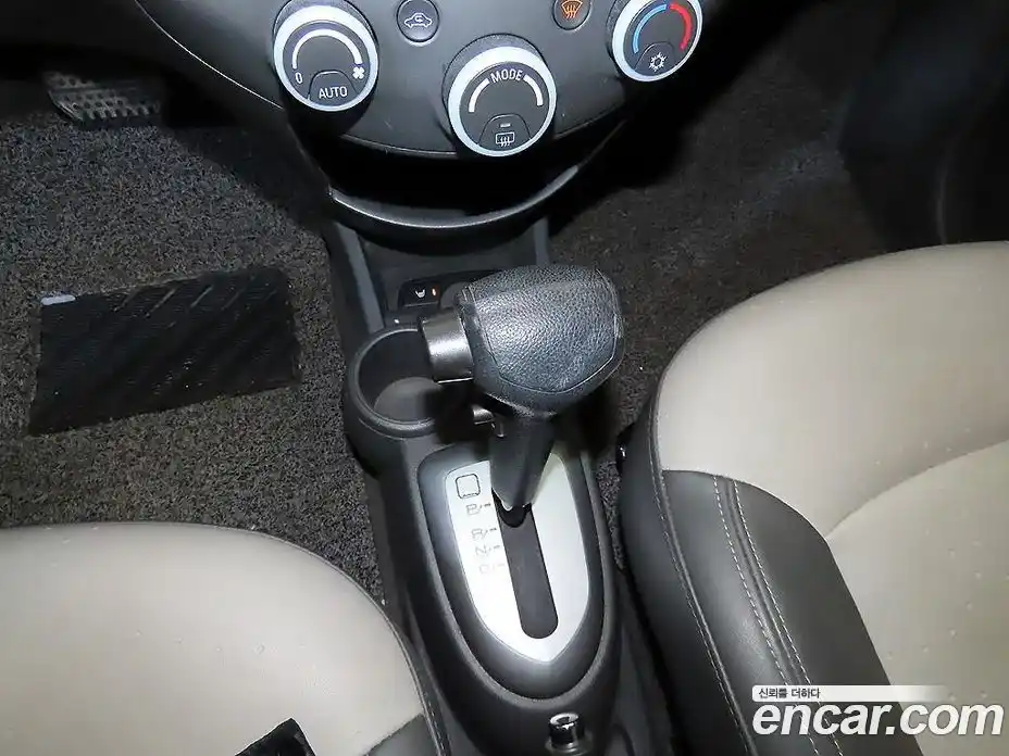 Chevrolet Spark 2012 1.0 Автомат в Москве № 105041, фото 12