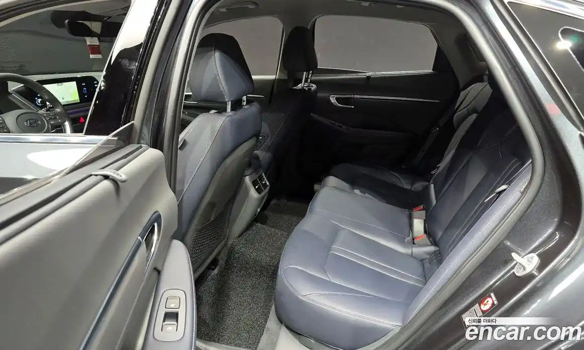 Hyundai Sonata 2023 1.6 Автомат в Москве № 108091, фото 9