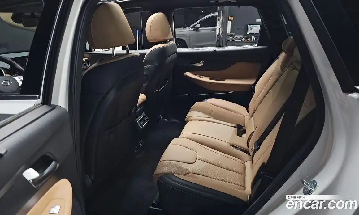 Hyundai Santa Fe 2023 1.6 Автомат в Москве № 112052, фото 20