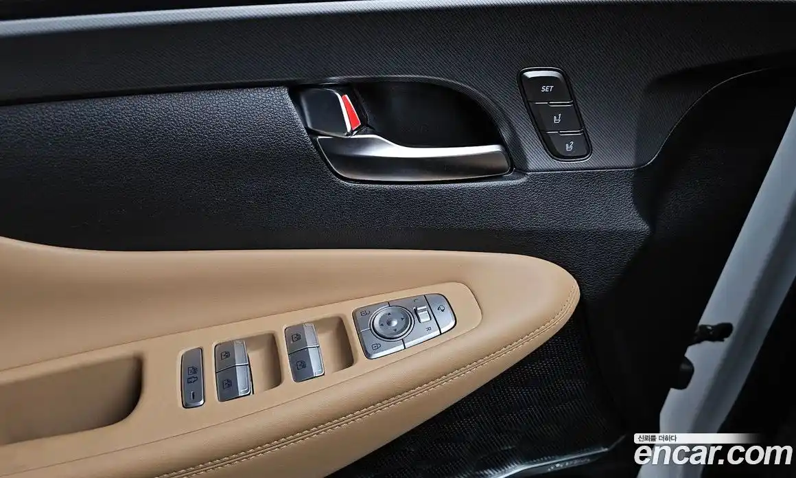 Hyundai Santa Fe 2023 1.6 Автомат в Москве № 112052, фото 3