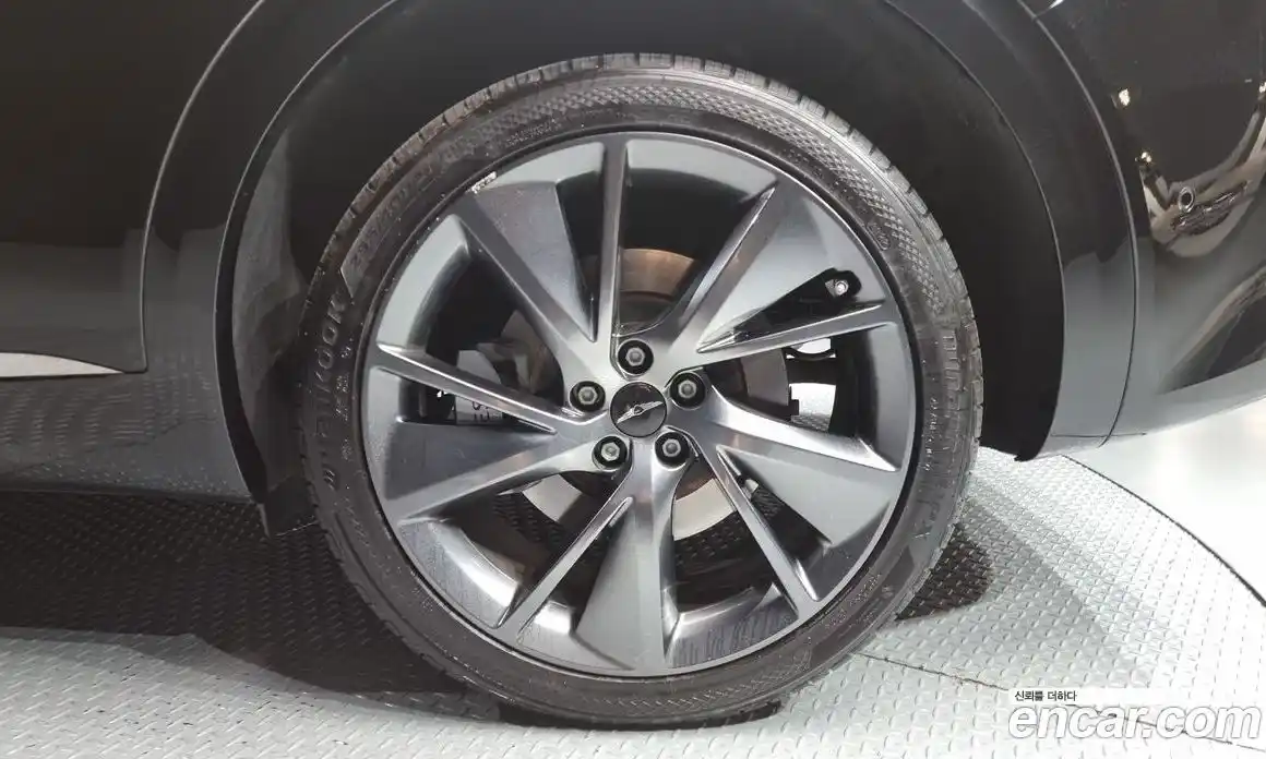 Genesis GV70 2023 2.5 Автомат в Москве № 116286, фото 14