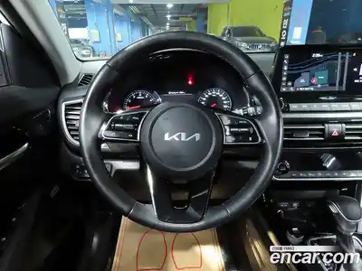 Kia Seltos 2023 1.6 Автомат в Москве № 120128, миниатюра 12