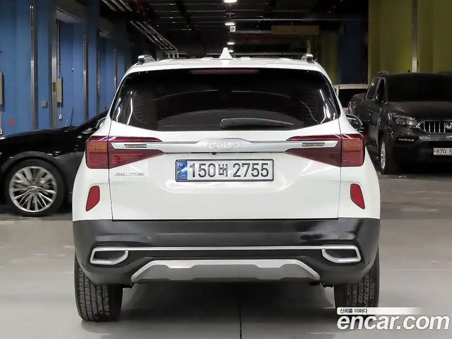 Kia Seltos 2023 1.6 Автомат в Москве № 120128, фото 4