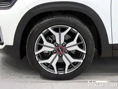 Kia Seltos 2023 1.6 Автомат в Москве № 120128, миниатюра 5