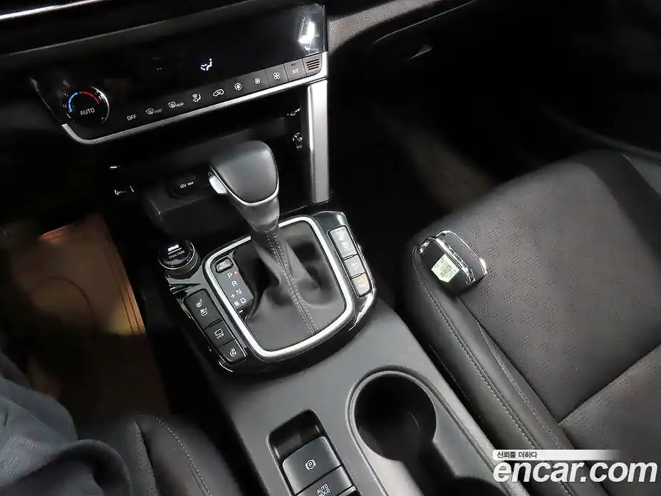 Kia Seltos 2023 1.6 Автомат в Москве № 120128, фото 9