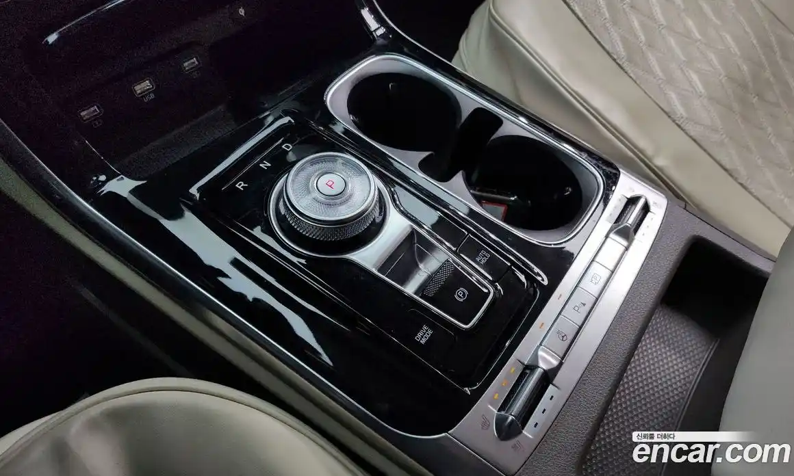 Kia Canival 2022 3.5 Автомат в Москве № 121657, фото 14