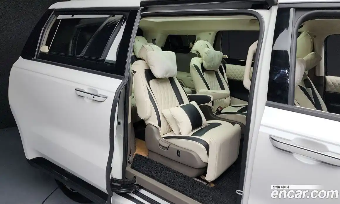 Kia Canival 2022 3.5 Автомат в Москве № 121657, фото 4