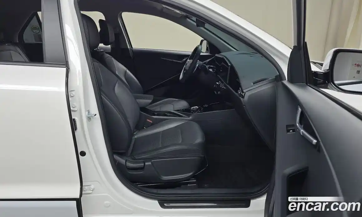 Kia Niro 2022 1.6 Автомат в Москве № 132121, фото 17