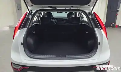 Kia Niro 2022 1.6 Автомат в Москве № 132121, миниатюра 4