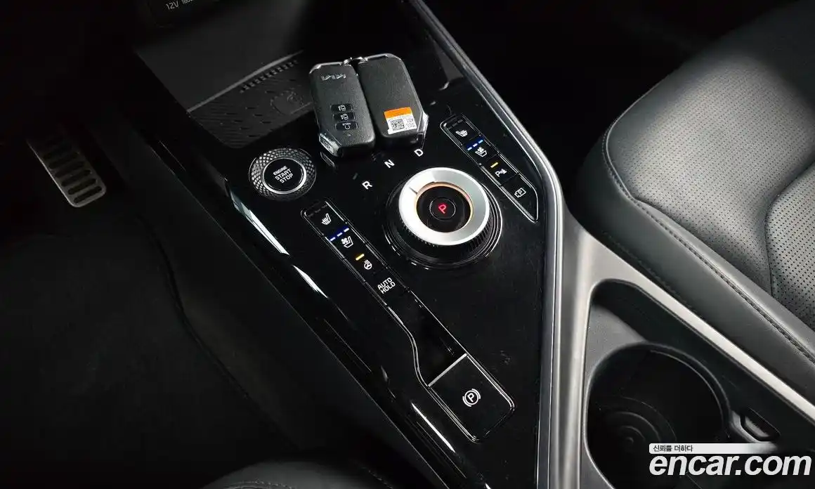 Kia Niro 2022 1.6 Автомат в Москве № 132121, фото 8