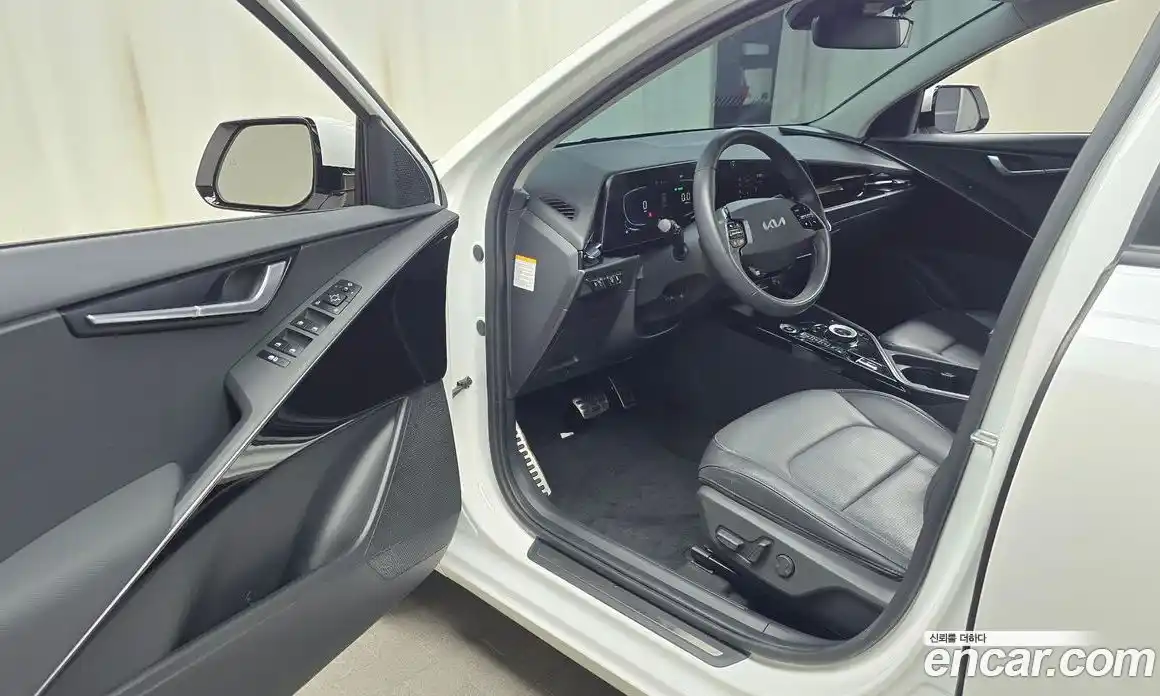 Kia Niro 2022 1.6 Автомат в Москве № 132121, фото 10