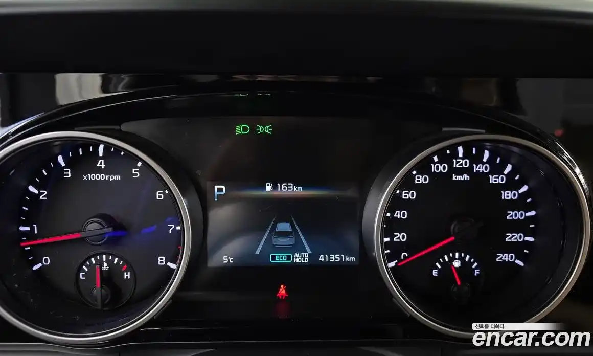 Kia Canival 2023 3.5 Автомат в Москве № 133976, фото 14