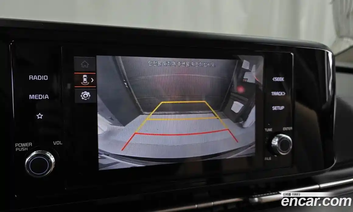 Kia Canival 2023 3.5 Автомат в Москве № 133976, фото 20