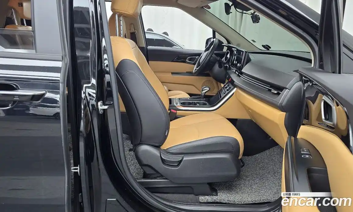 Kia Canival 2023 3.5 Автомат в Москве № 133976, фото 7