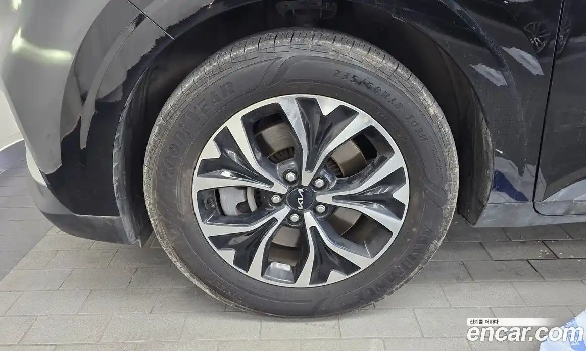 Kia Canival 2023 3.5 Автомат в Москве № 133976, фото 8