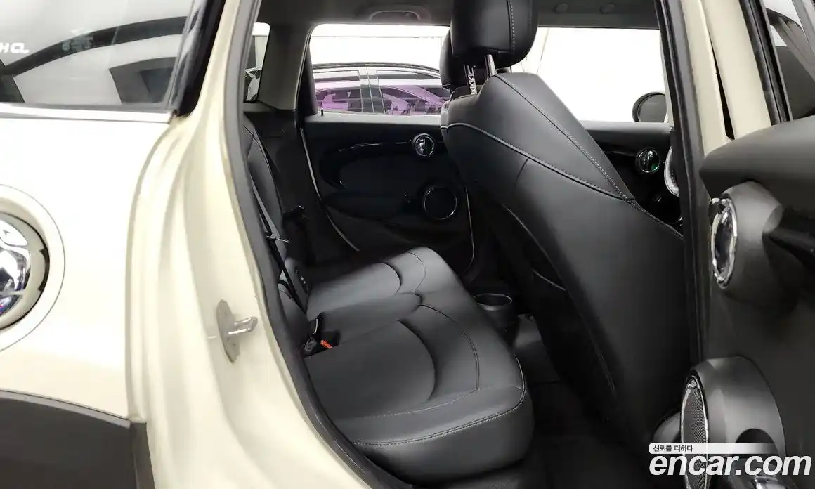 Mini Cooper 2019 2.0 Автомат в Москве № 134979, фото 17