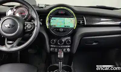 Mini Cooper 2019 2.0 Автомат в Москве № 134979, миниатюра 2