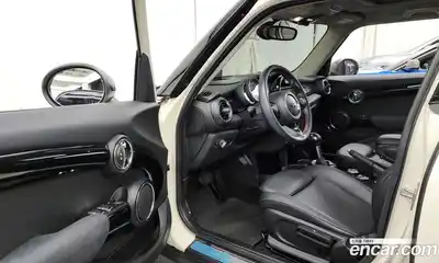 Mini Cooper 2019 2.0 Автомат в Москве № 134979, миниатюра 7