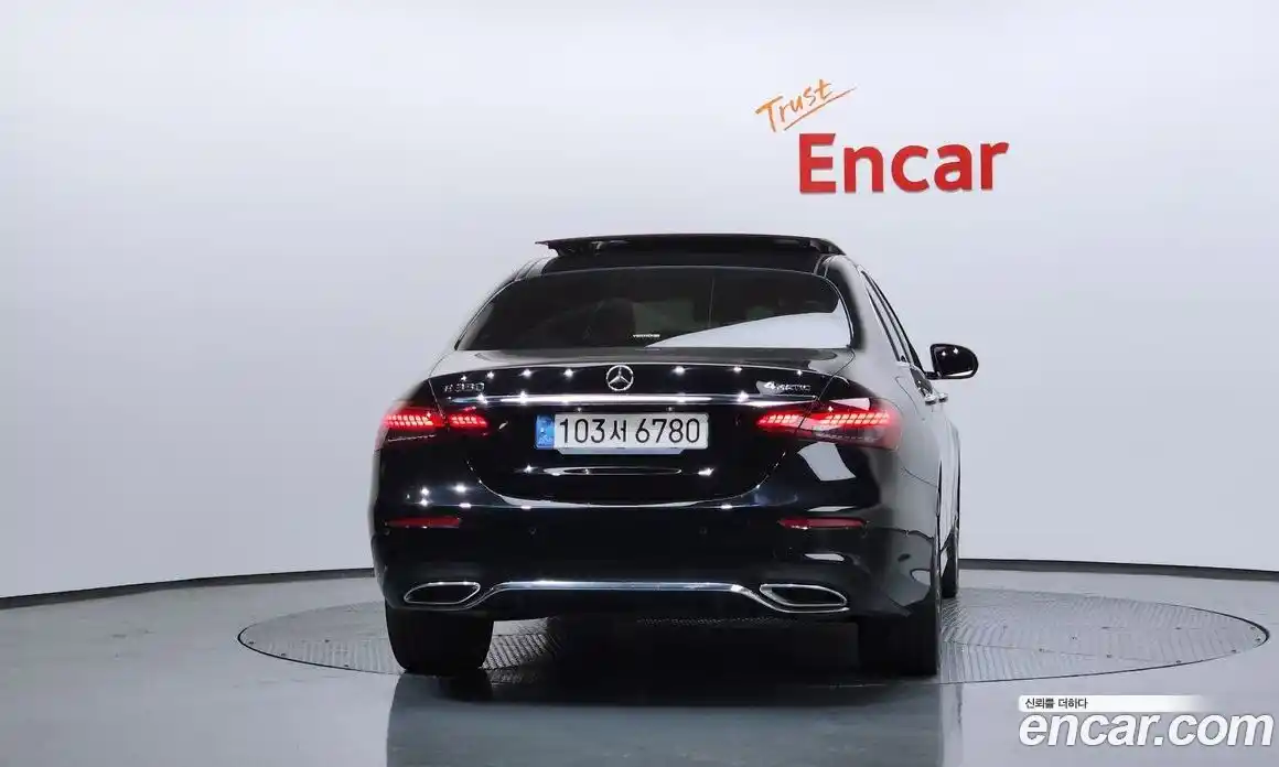 Mercedes-Benz E-Class 2022 2.0 Автомат в Москве № 142589, фото 4