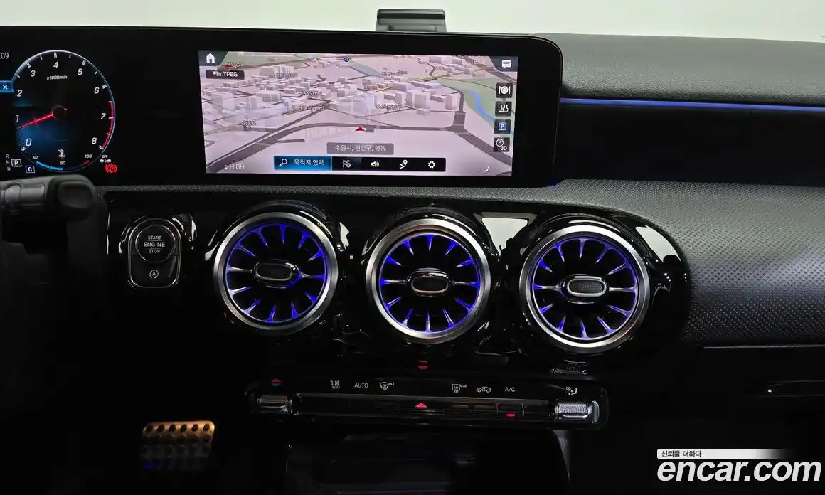 Mercedes-Benz A-Class 2023 2.0 Автомат в Москве № 160172, фото 17