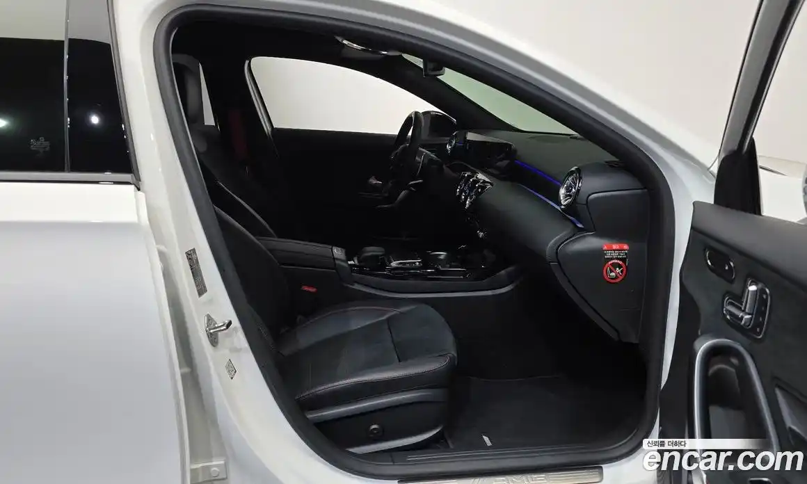 Mercedes-Benz A-Class 2023 2.0 Автомат в Москве № 160172, фото 3