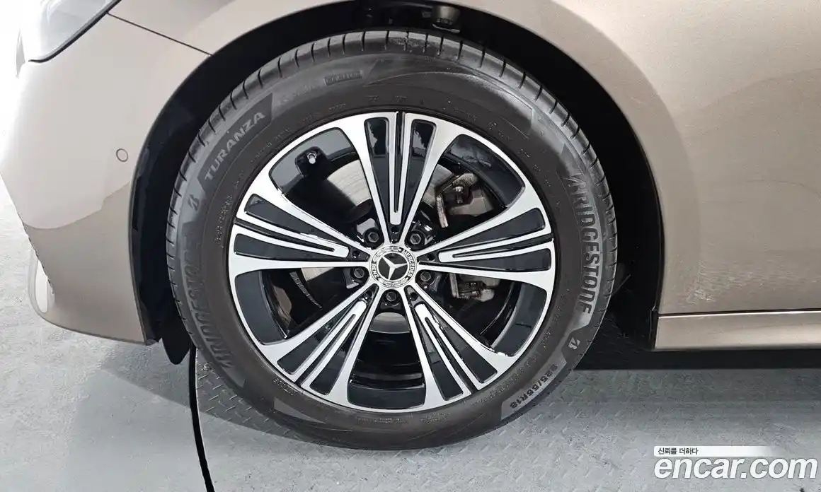 Mercedes-Benz E-Class 2025 2.0 Автомат в Москве № 160277, фото 4