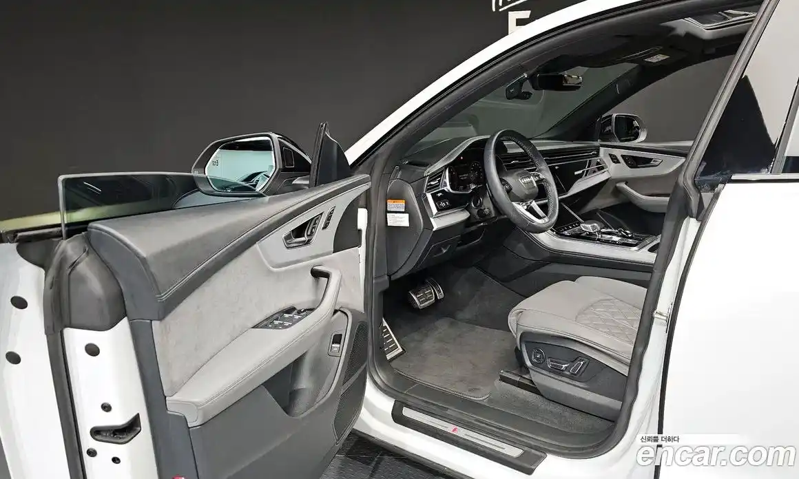 Audi Q8 2022 3.0 Автомат в Москве № 162396, фото 3