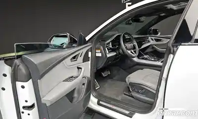 Audi Q8 2022 3.0 Автомат в Москве № 162396, миниатюра 3