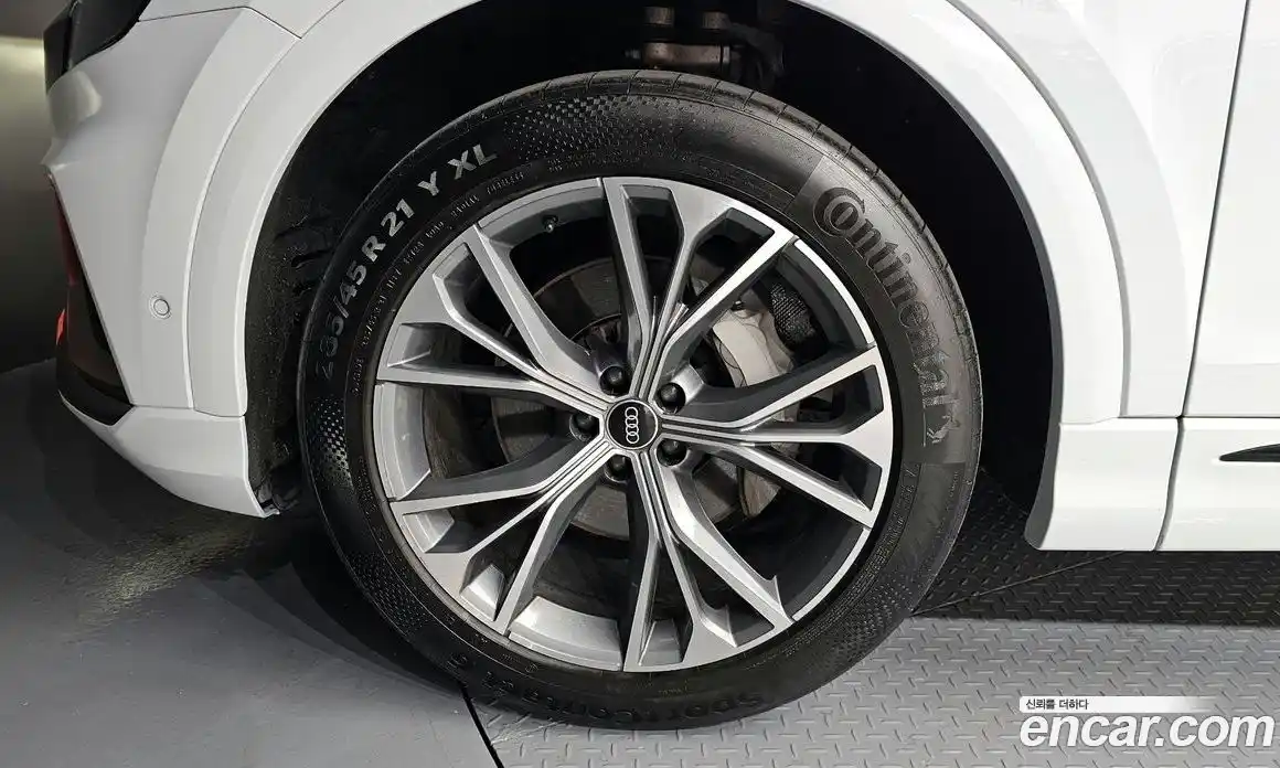 Audi Q8 2022 3.0 Автомат в Москве № 162396, фото 4