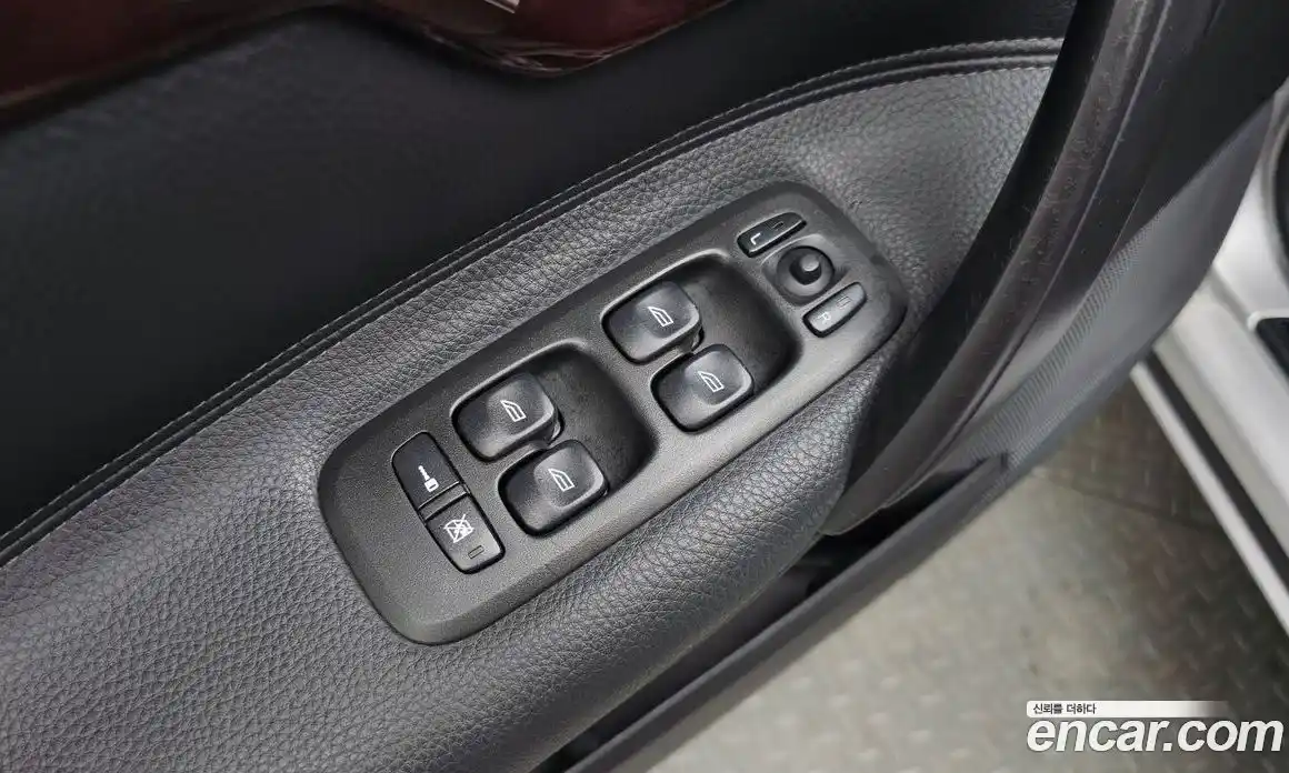 Volvo S60 2008 2.5 Автомат в Москве № 164575, фото 14