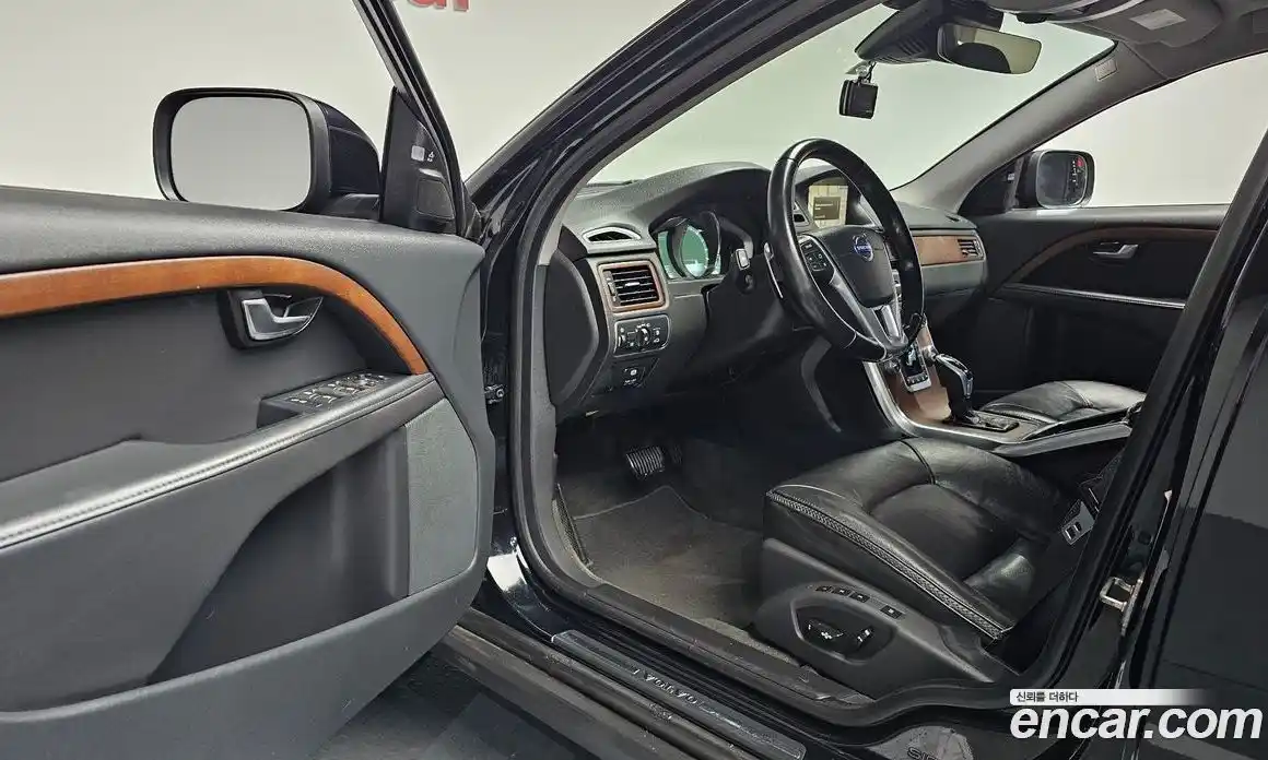 Volvo XC70 2015 2.0 Автомат в Москве № 164601, фото 11